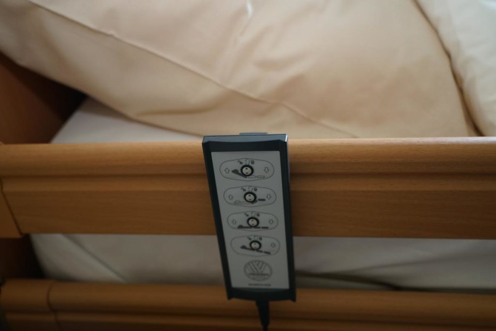 ł&oacute;żko medyczne trzy funkcje