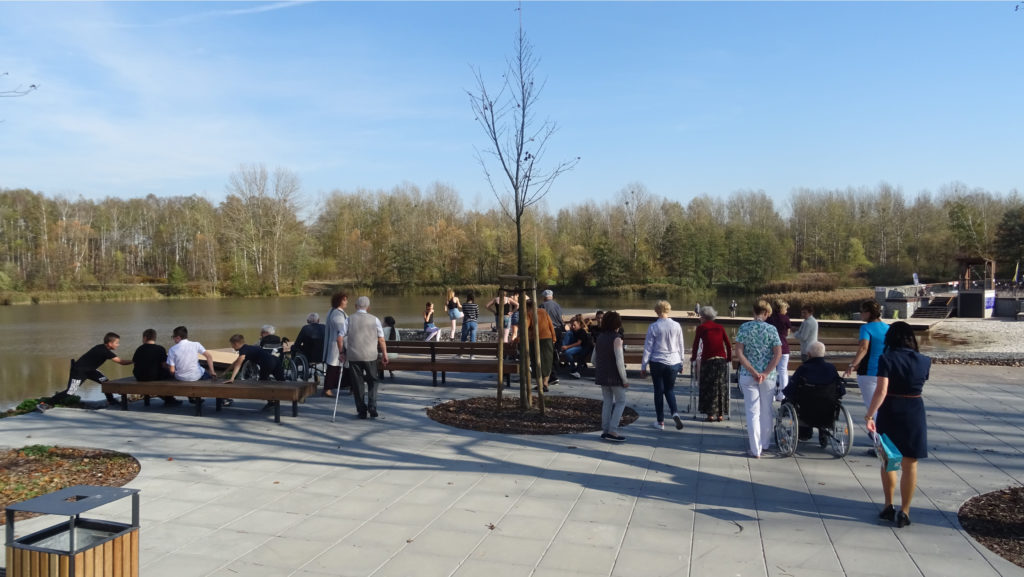 Spacer senior&oacute;w nad Bałtyk